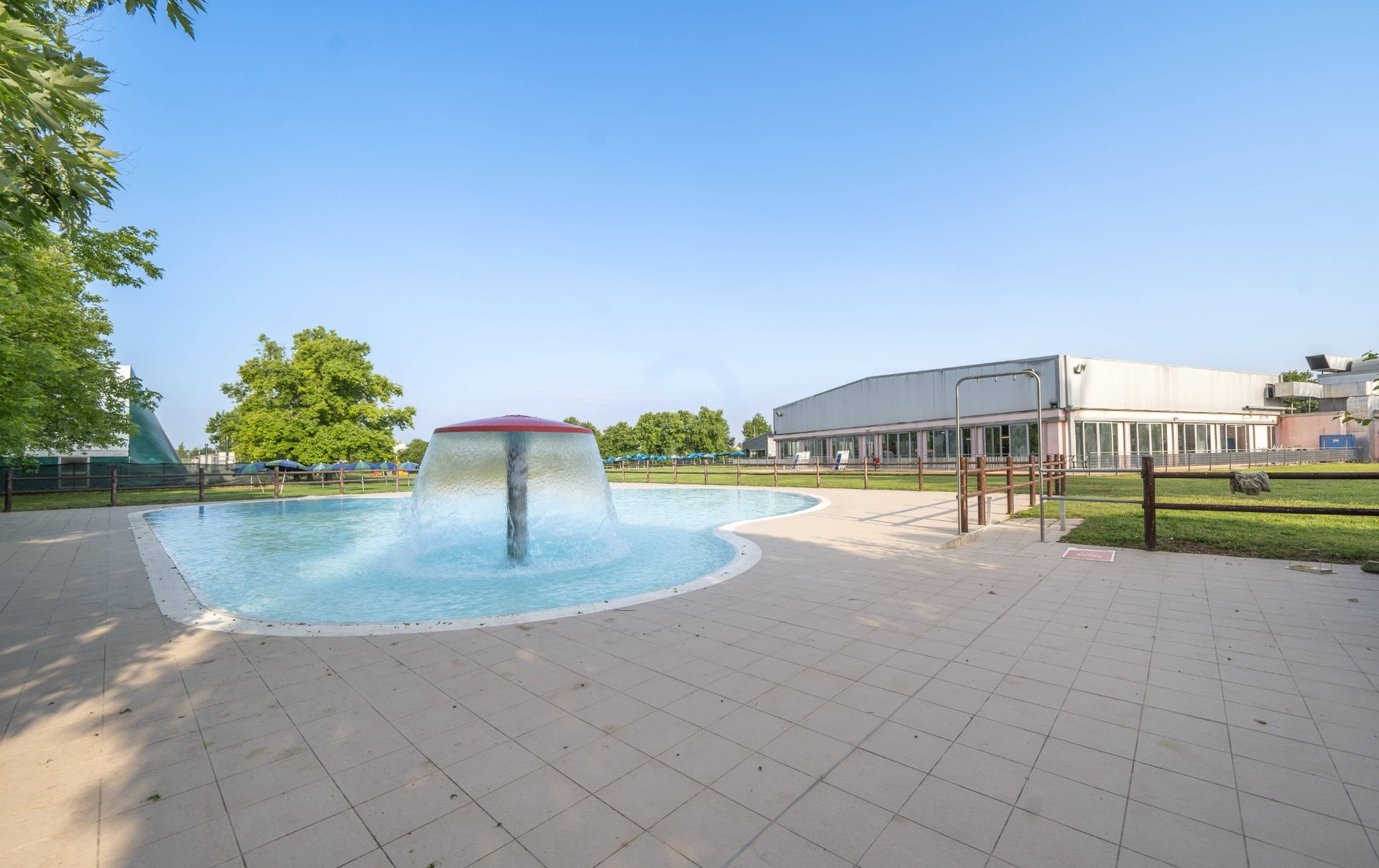 forus_04_piscina_exterior